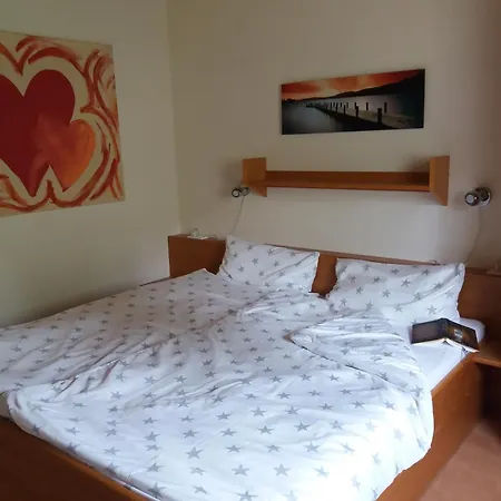 Leni Im Schwarzwald 度假居 *